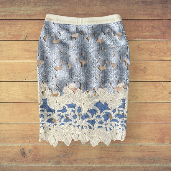 English Factory pencil skirt with perforated crochet accent size small - Picture 2 of 7